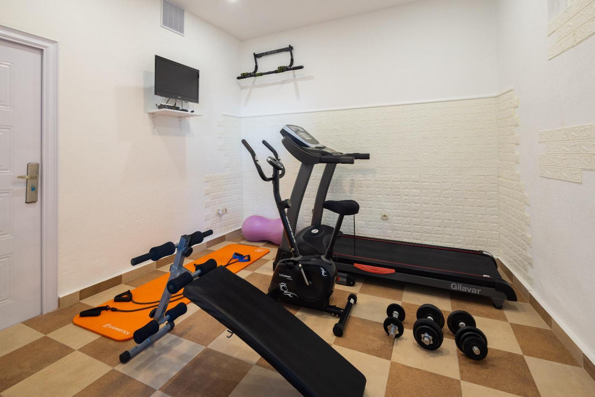 Perla Apartment - 2 Min To The Beach & Free Parking Makarska Exterior photo