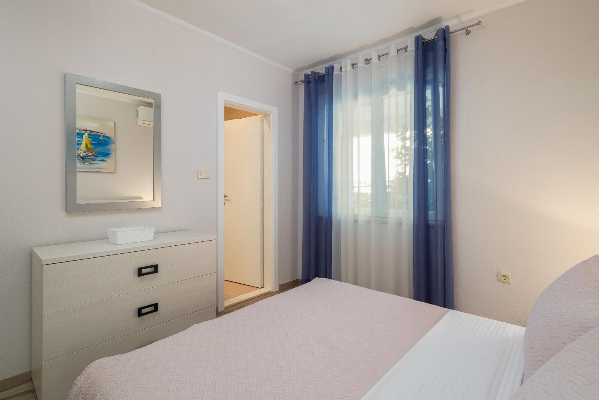Perla Apartment - 2 Min To The Beach & Free Parking Makarska Exterior photo